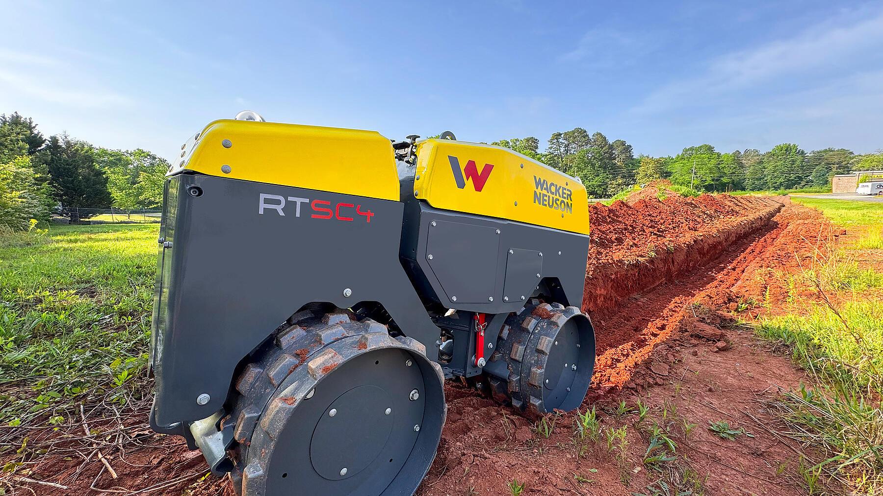 ároktömörítő henger RTD-SC4 egy építkezésen