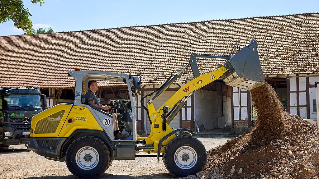 yellow wheel loader