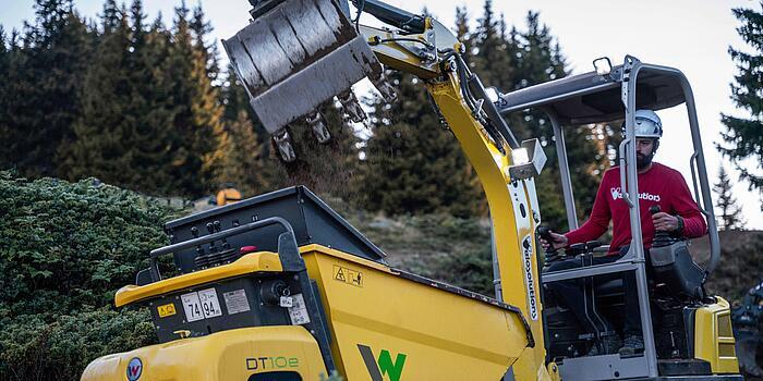 Excavator EZ17e and Track Dumper DT10e in use